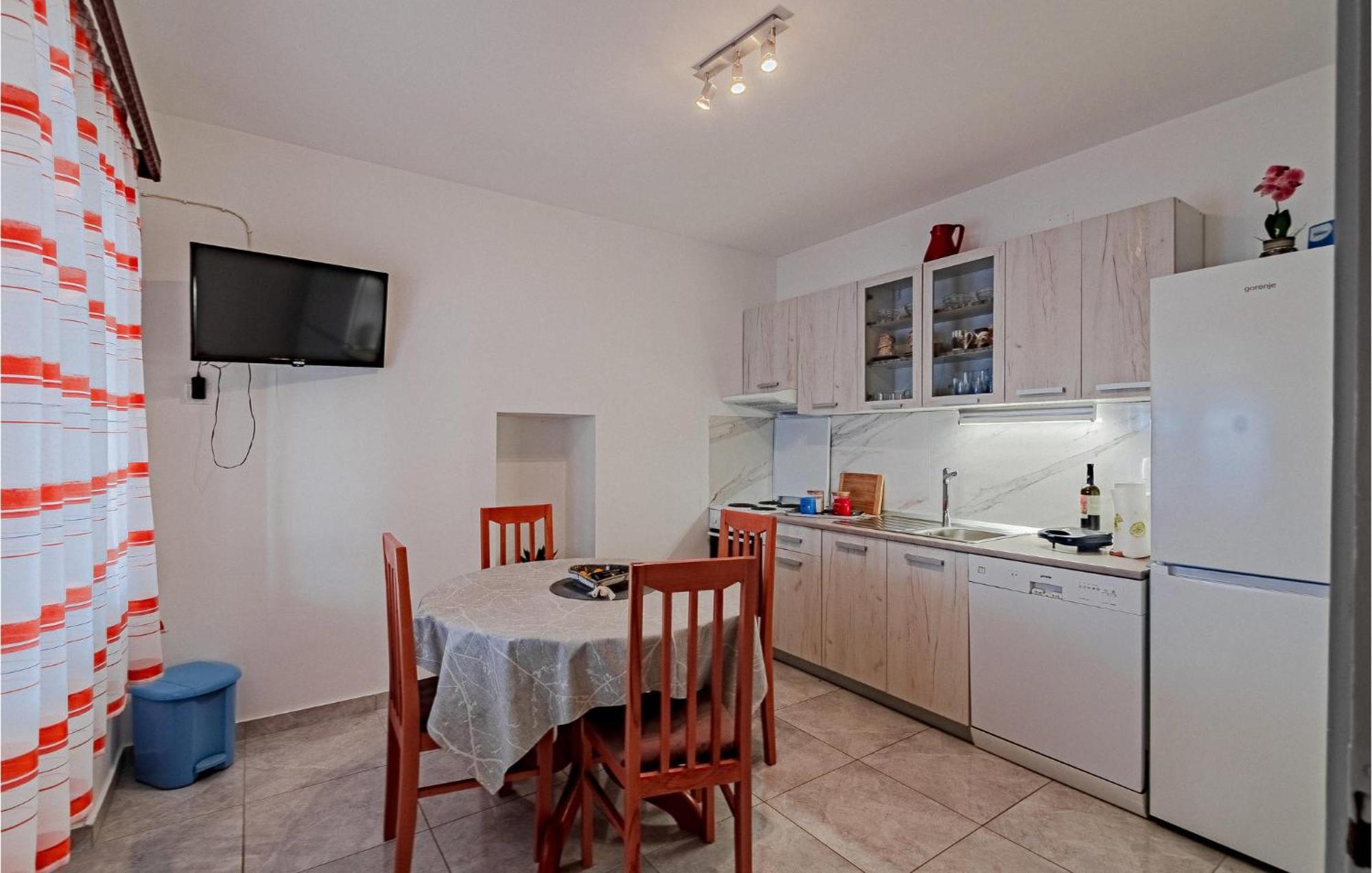 Beautiful Home In Prizba With Kitchen Exterior foto